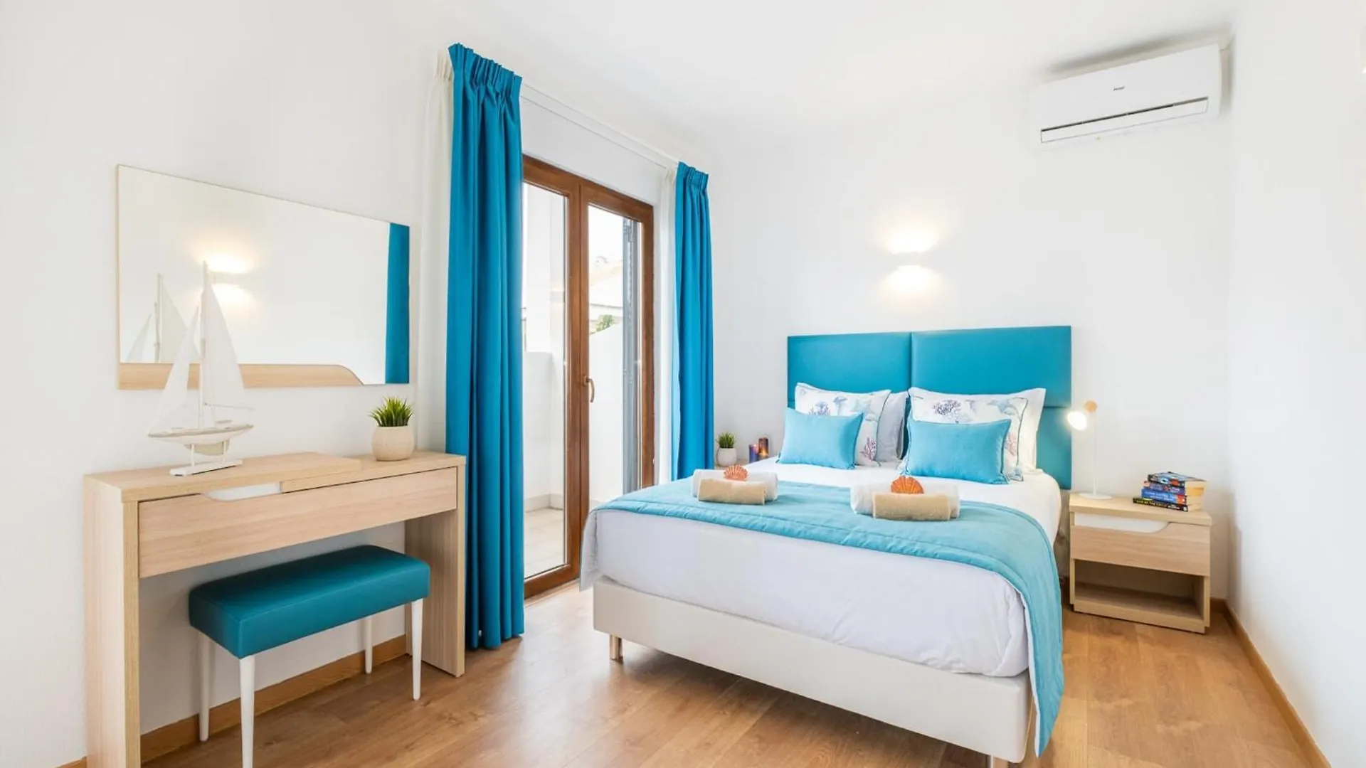 Modern 6 Bedroom Villa Portimao