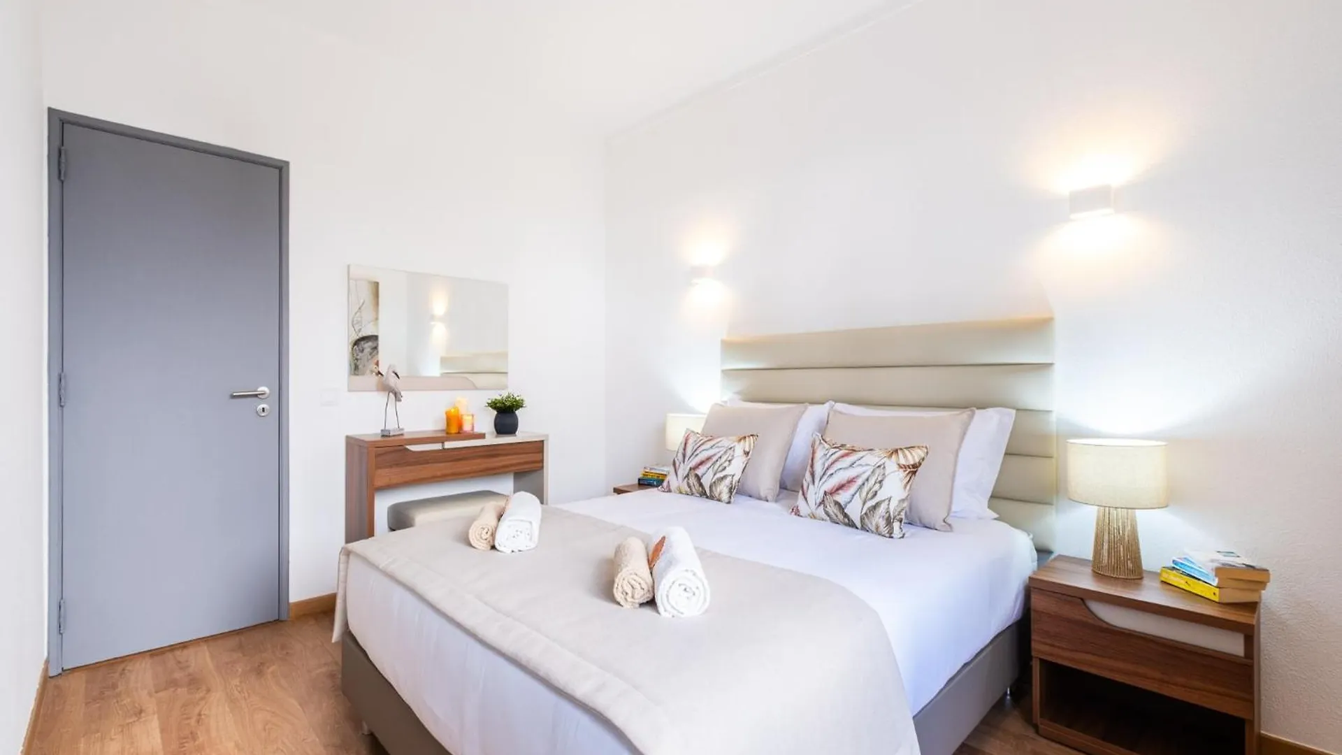 Modern 6 Bedroom Villa Portimao Portugal