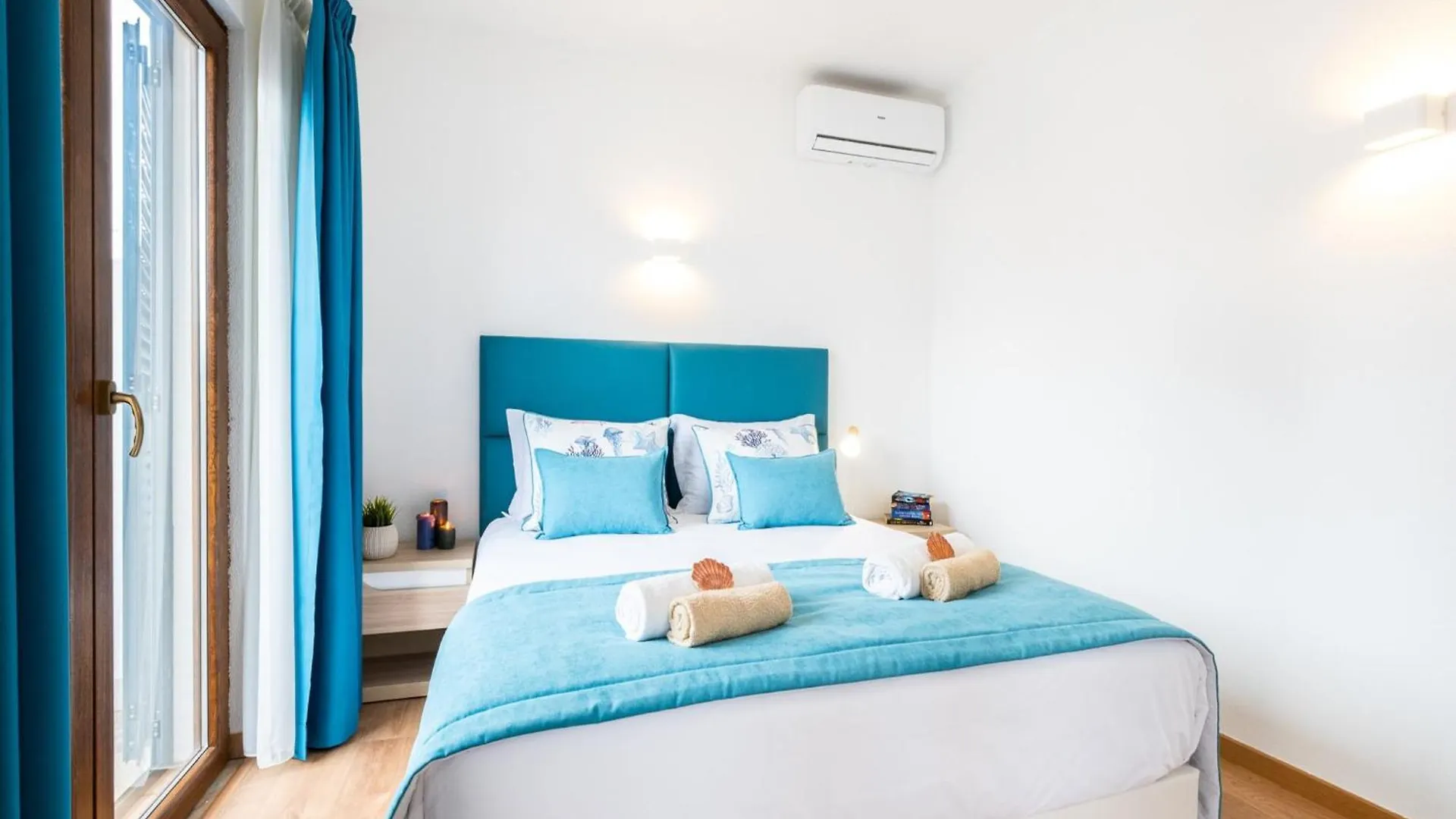 Modern 6 Bedroom Villa Portimao