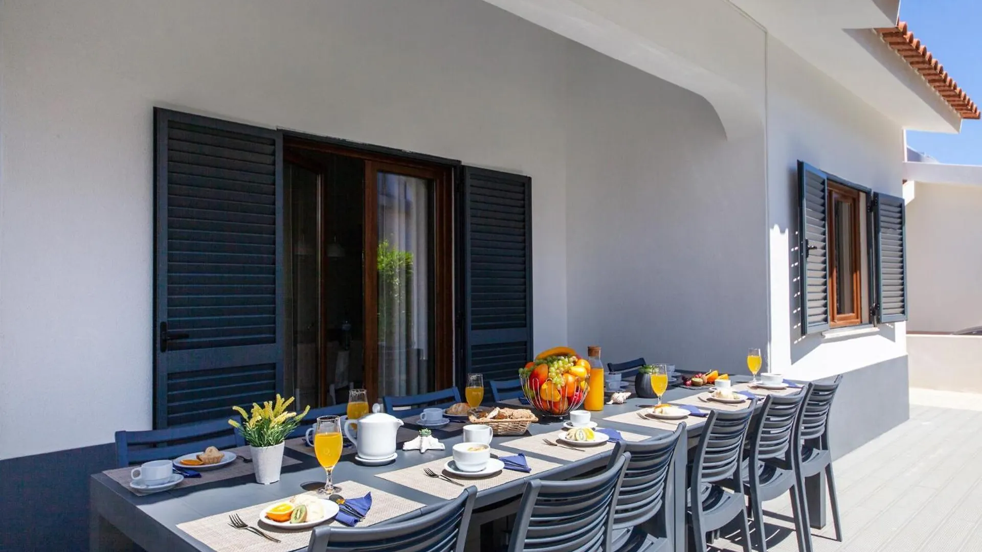 Modern 6 Bedroom Villa Portimao