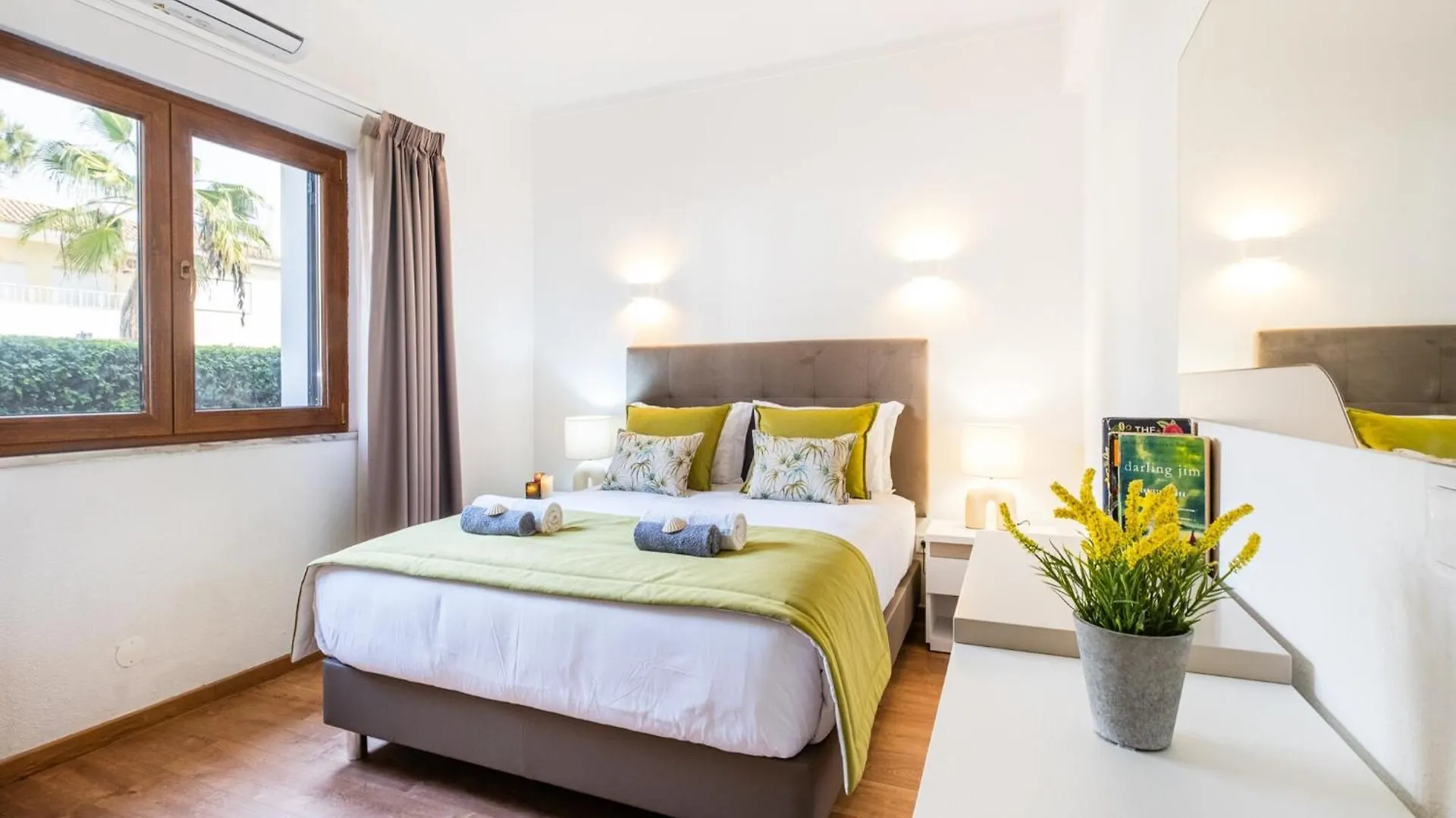 Modern 6 Bedroom Villa Portimao